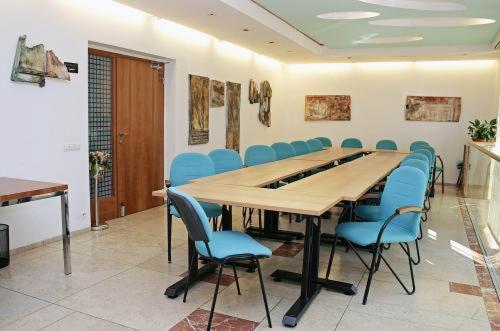 Svätý Jur Hotel Maxim מראה חיצוני תמונה