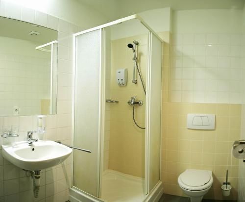 Svätý Jur Hotel Maxim מראה חיצוני תמונה