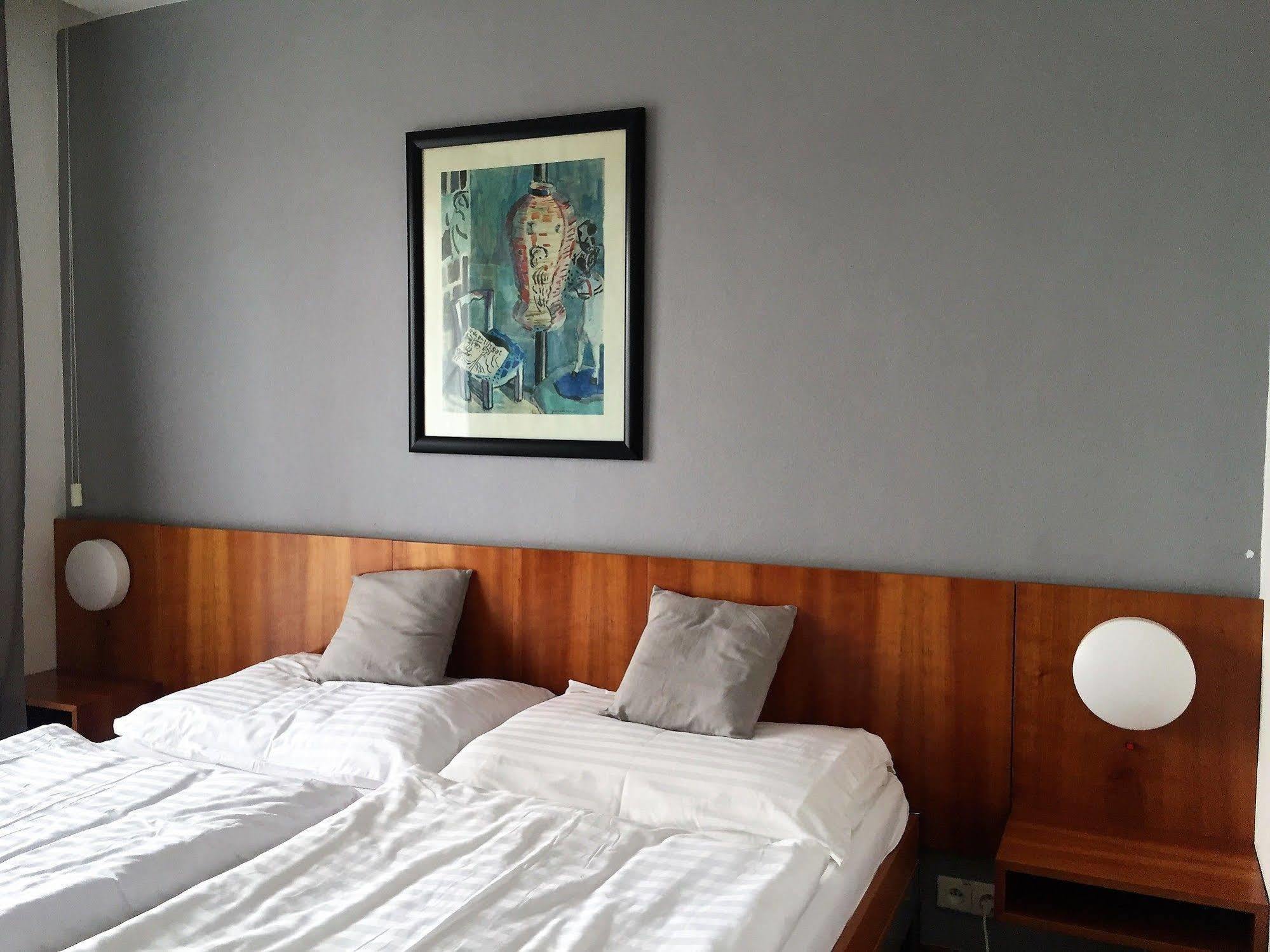 Svätý Jur Hotel Maxim מראה חיצוני תמונה